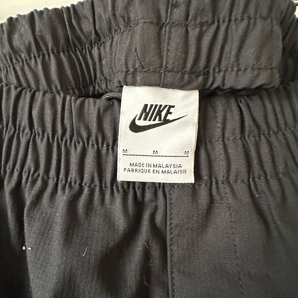 Nike Women's Green Cargo Joggers - Picture 12 of 13